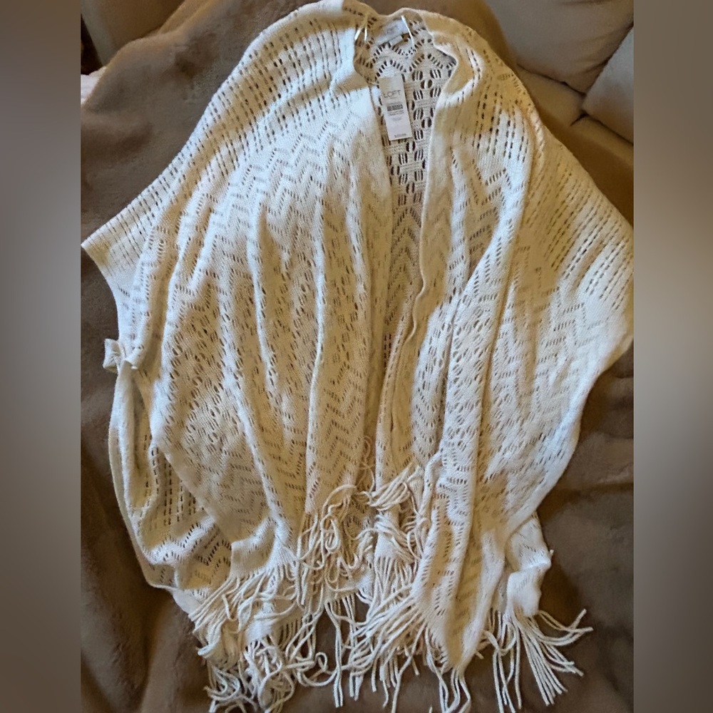 NWT soft knit open ruana sweater from Loft. One Size.